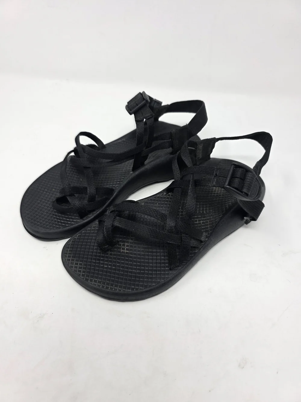 Chaco Black Strappy Sandals Women’s Size 8 ZX/2 Toe Loop Hiking Sport Sandals